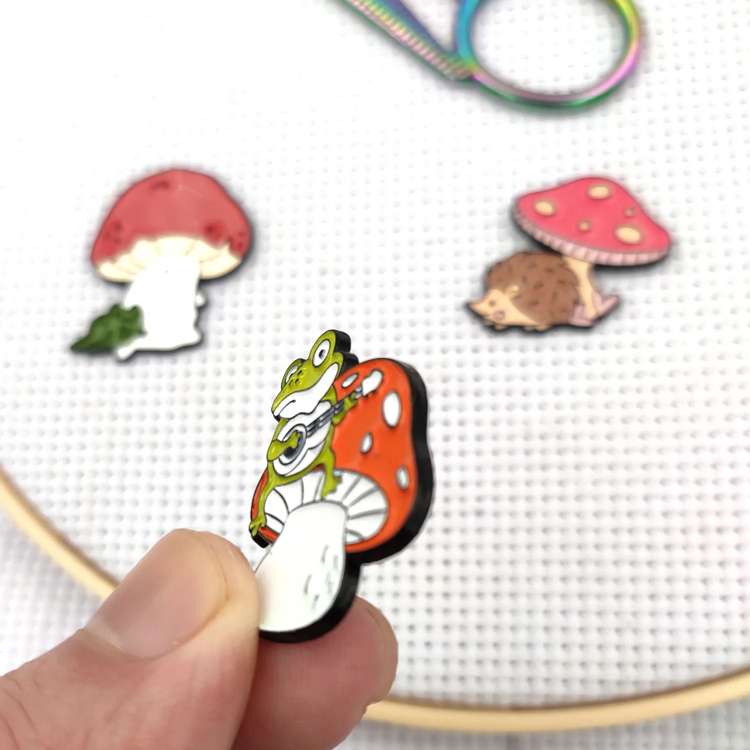 Needle Minder Magnetic Mushroom Anime Needle Magnet Pin Holder Cross Stitch Embroidery Project DIY Needle Keeper Finder Sewing