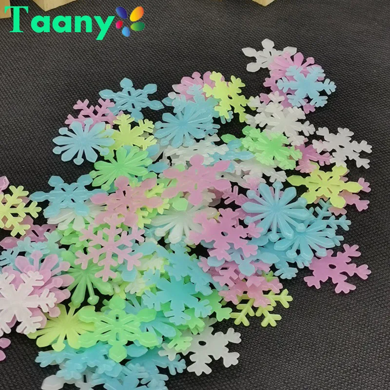 3D Snowflakes Wall Stickers Energy Storage Fluorescent Glow In The Dark Luminous For Kids Bedroom Ceiling Home Decor Decal