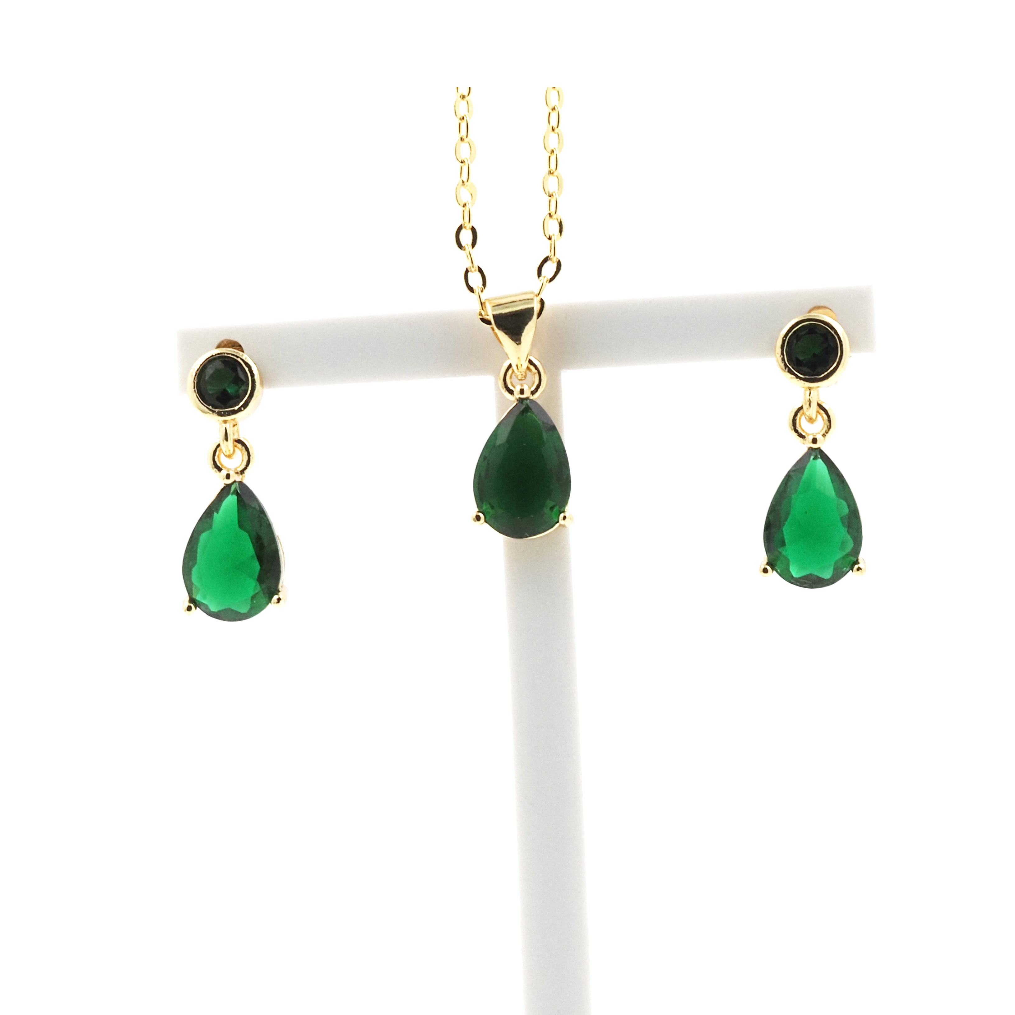 Set di gioielli in cristallo con goccia d'acqua verde smeraldo