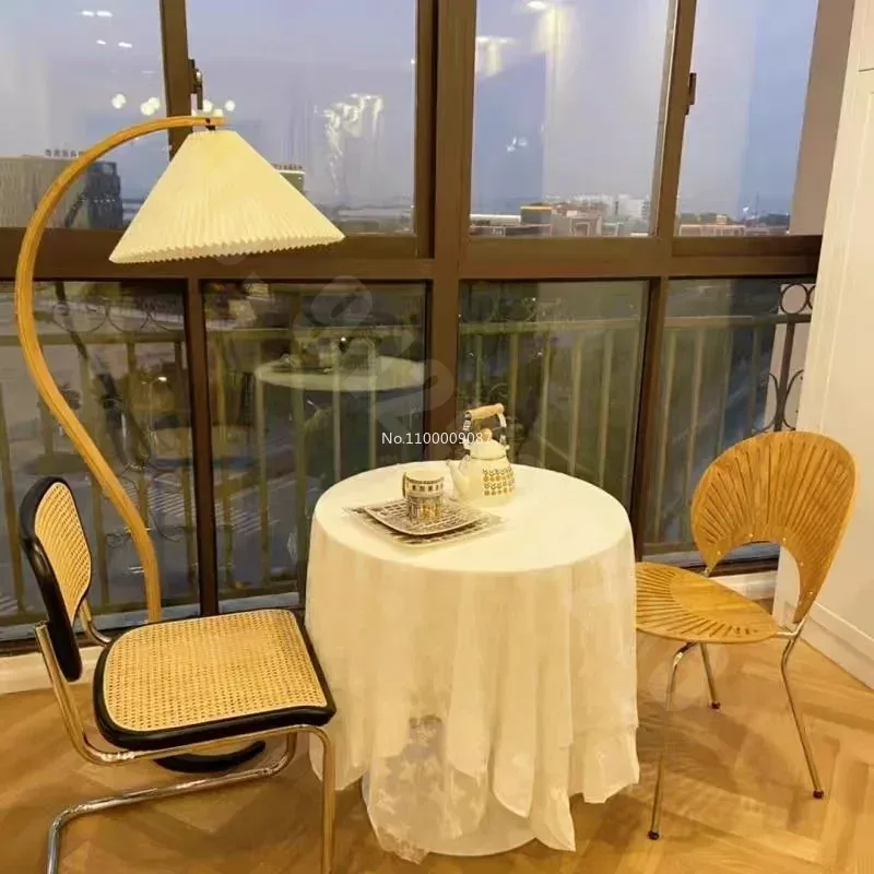 

Nordic Rattan Wrought Iron Home Solid Wood Back Armrest Retro Dining Chair Light Luxury Medieval Chair makeup كراسي خشب