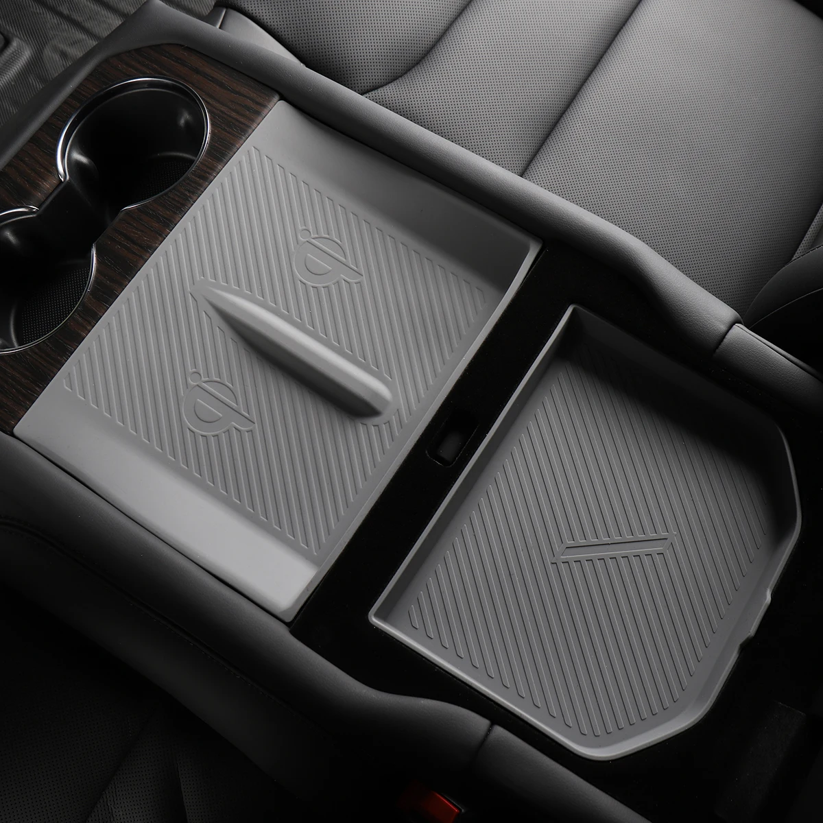 Wireless Charging Pad LUCKEASY For Tesla Model X Wireless Charging Pad ModelS entral Control Silicone Pad Armrest Box Storage Car Accessories