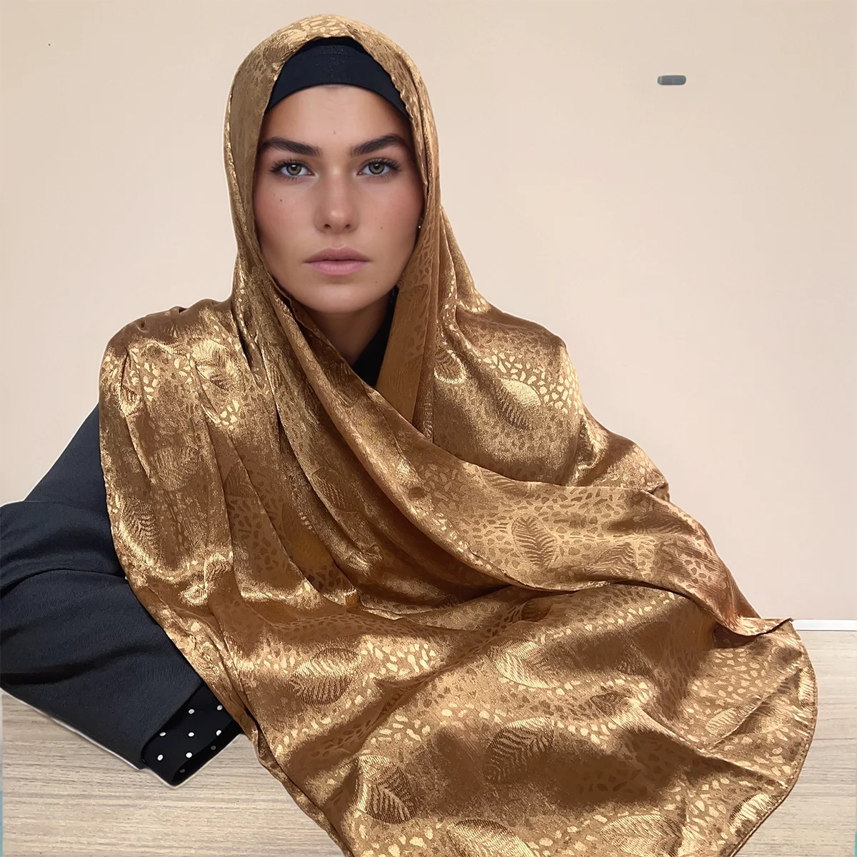 Foulard Long Vert à Pompons : Hijab Wrap Tendance Et Léger Pour Femme