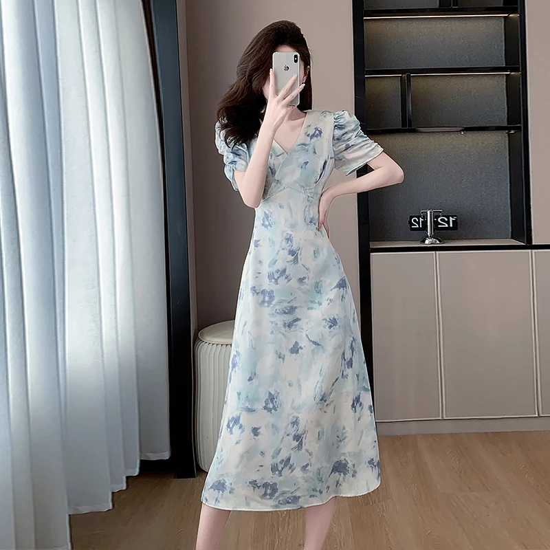 우아한 화이트 자카드 버블 슬리브 a 라인 드레스 2024 여름 새 스타일 허리 장착 슬리밍 v 넥 꽃 롱 드레스 여성을위한