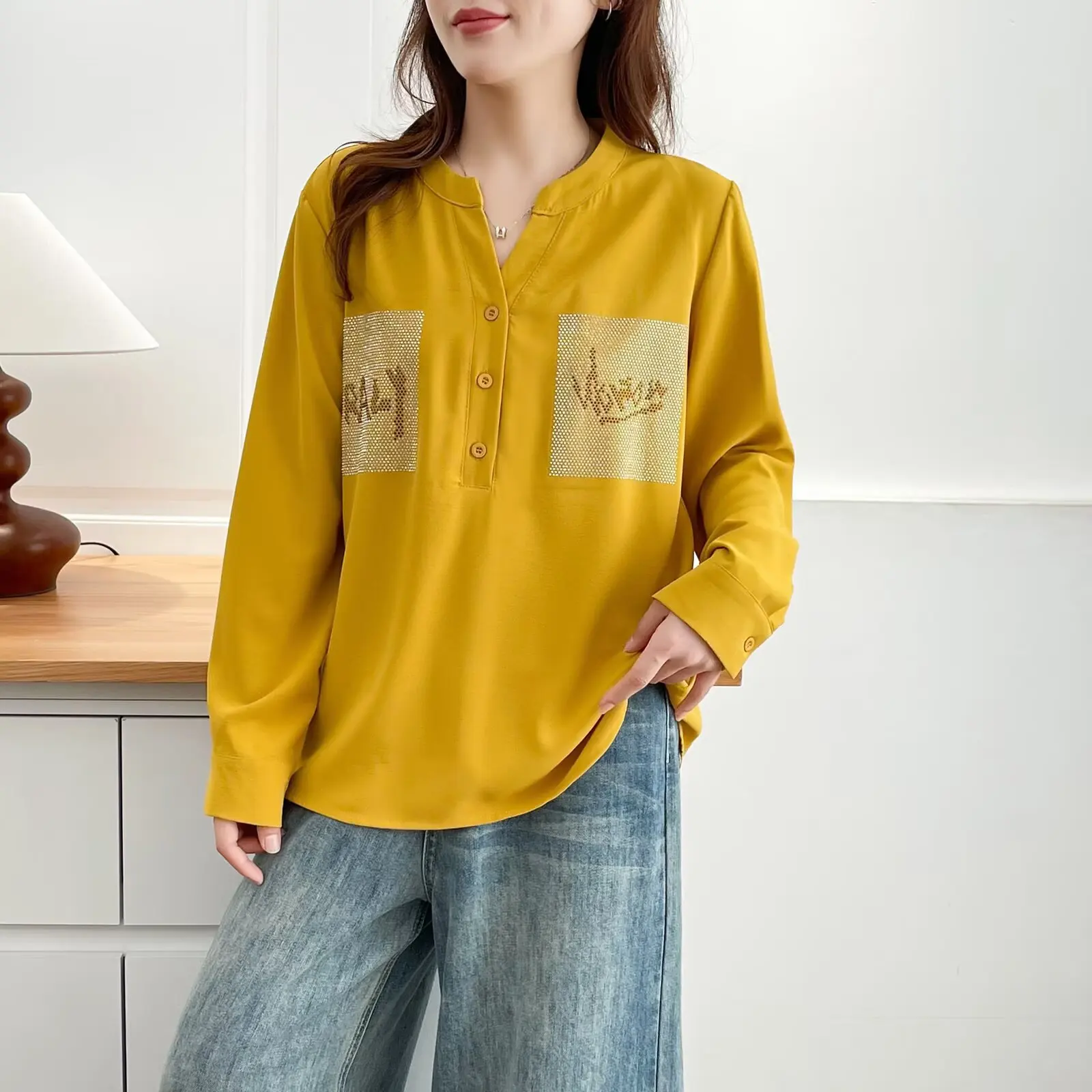 Plus Size Women's Blouses 2025 Autumn New Style Elegant Hot Diamond V-neck Long Sleeved Shirt 2517