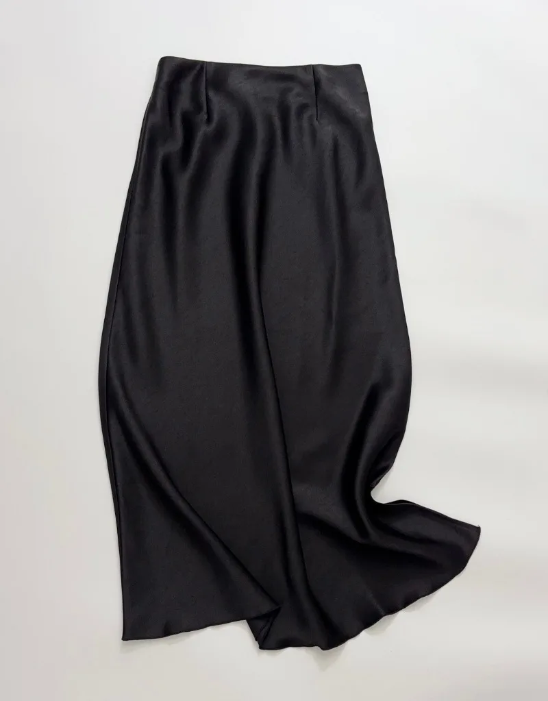 

Однотонная юбка средней длины