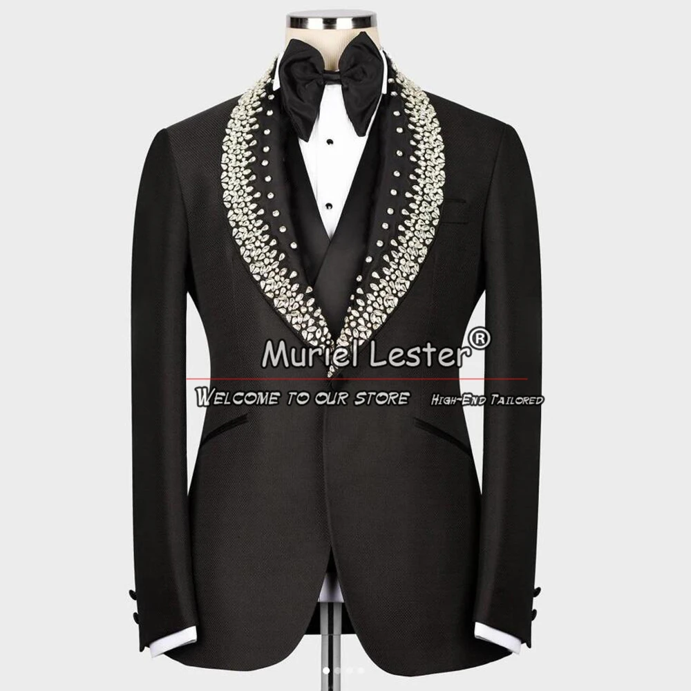 

Luxury Men Suits Metal Embellished Beads Peak Lapel Groom Wedding Tuxedos 3 Pieces Sets Male Prom Blazer Slim Fit Costume Homme