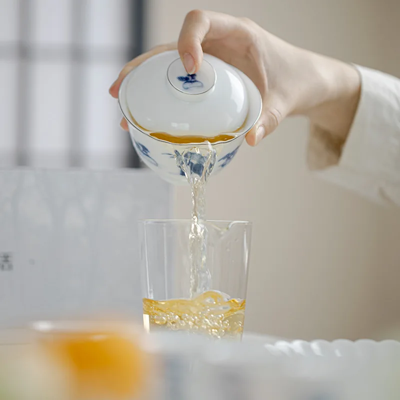 Sweet White Cover Bowl White Porcelain Sancai Cover Bowl Ceramic Kung Fu Tea Set Gaiwan Tea