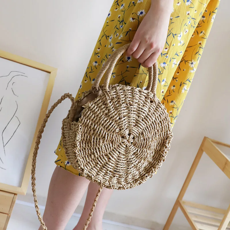 Handmade Round Handbags Rattan Woven Straw Crossbody Bag  display picture 1