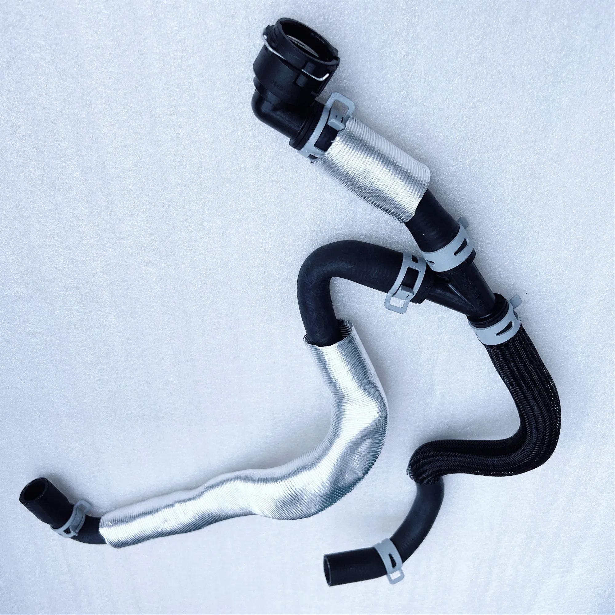 Coolant Bottle Water Outlet Hose With Tee 68280800AE, Suitable For: Jeep Wrangler JL, JL, -
