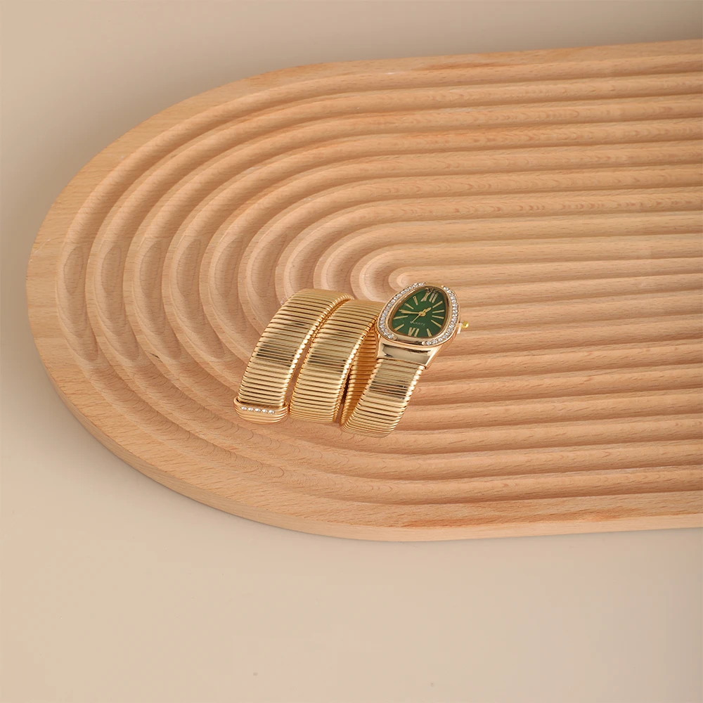 New Snake shaped Diamond encrusted Women's Watch, Personalized Fashion Wrapped Women's Quartz Watch Bracelet, Women's Watch