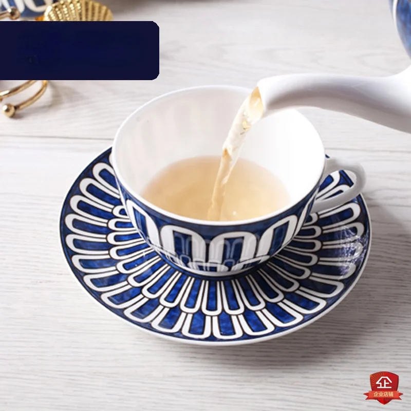 New Delicate Bone China Coffee Set Luxury Porcelain Tea Cup Drinkware Set for Hotel Home Display and Serve H Trays Decorative