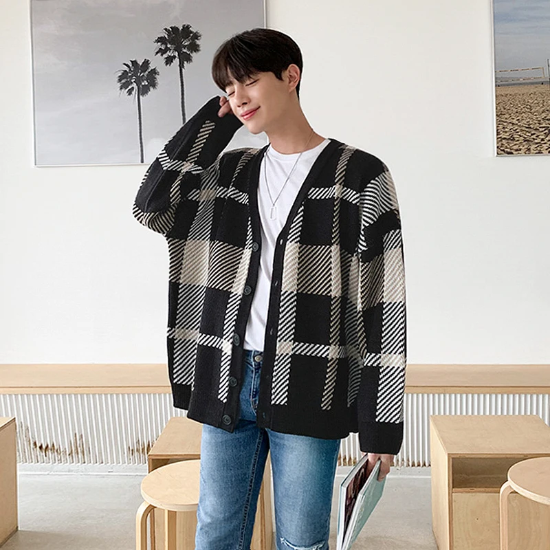 

Autumn and Winter Sweater Men Retro Cardigan Loose Casual Korean V-neck Plaid Line Cardigan Sweater Men's Knit Winter Coats Z48