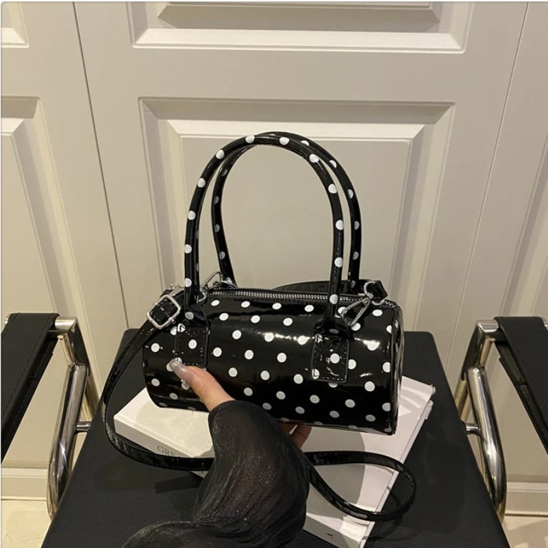 Mini Borsa Retrò a Pois con Tracolla Staccabile in Pelle Verniciata Lucida, Versatile Borsa a Cilindro da Spalla, Borsa a Tracolla da Donna - immagine 5