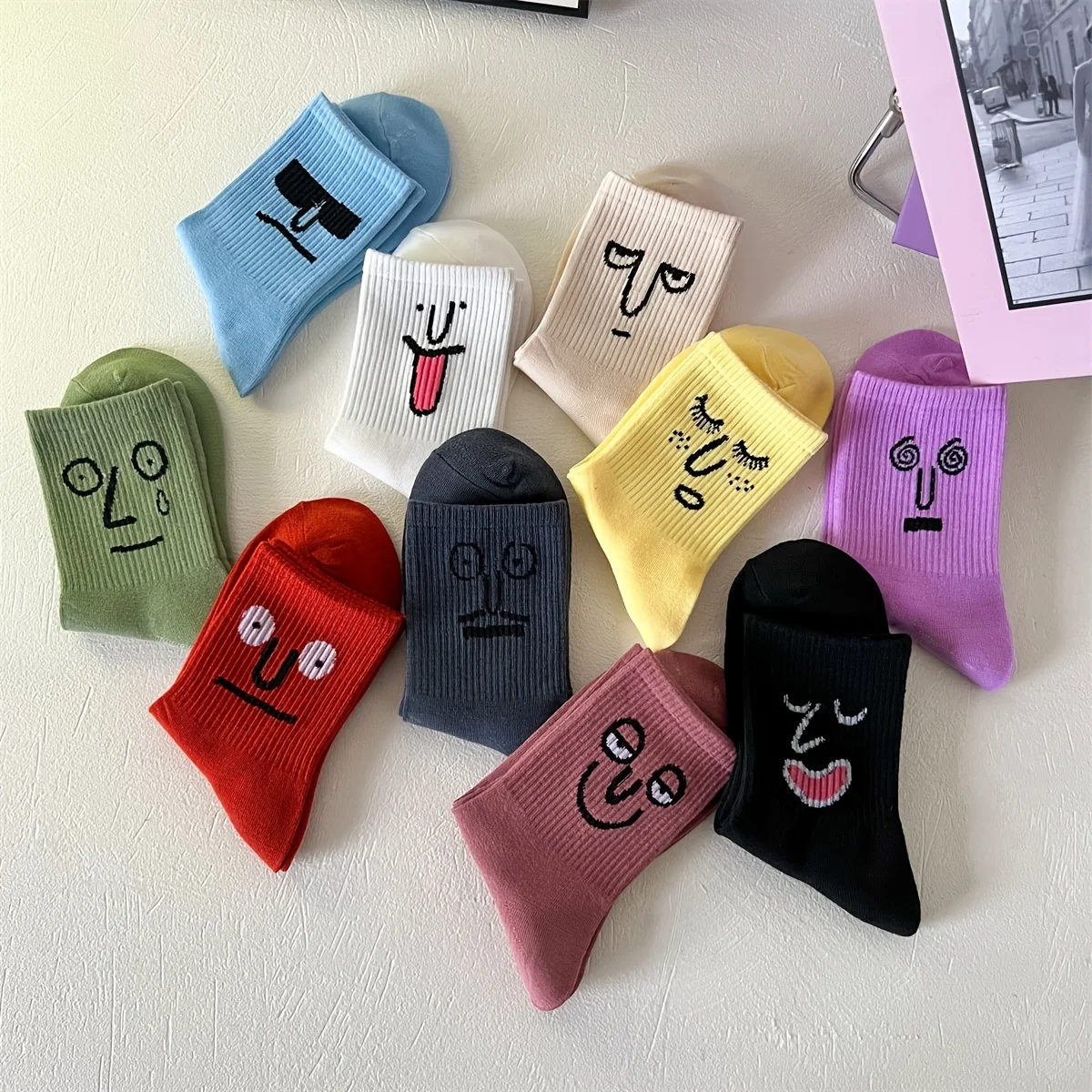 

1 Pair of Mid Length Socks with Personalized Trendy Expression Print Women Socks