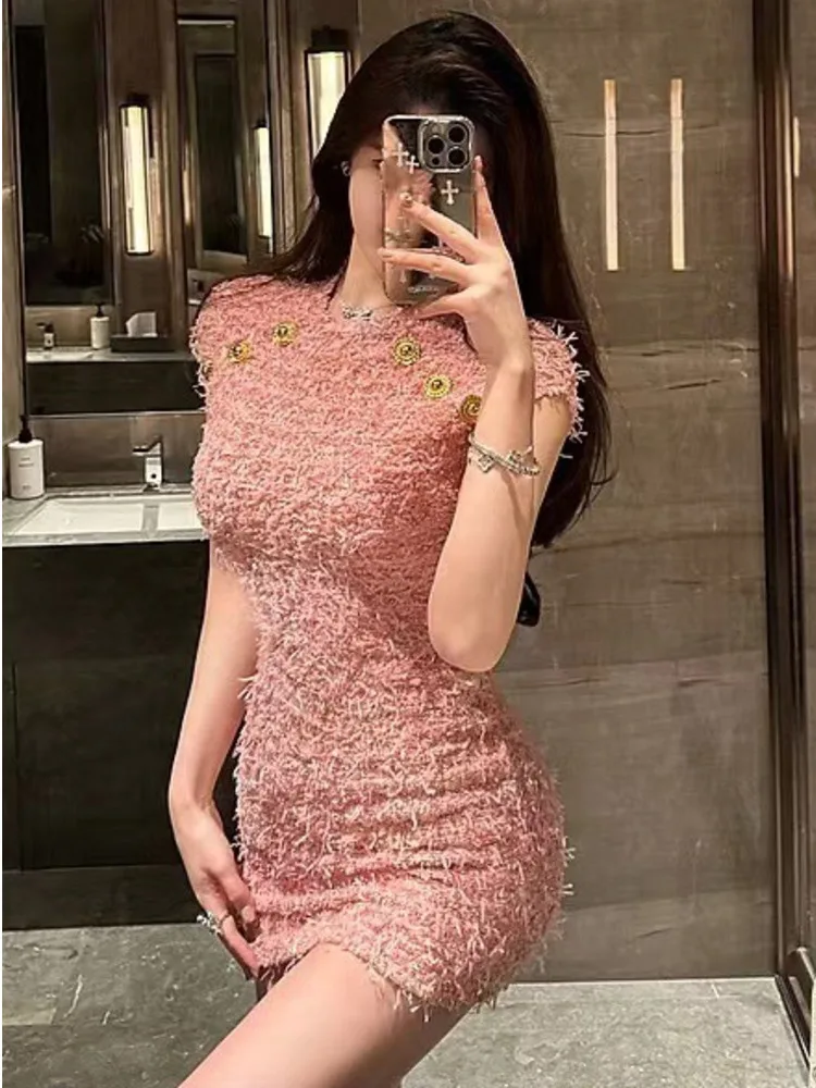 

Новинка 2024, шикарное милое розовое платье, небольшое элегантное изящное приталенное короткое платье-свитер трапециевидной формы золотистого цвета