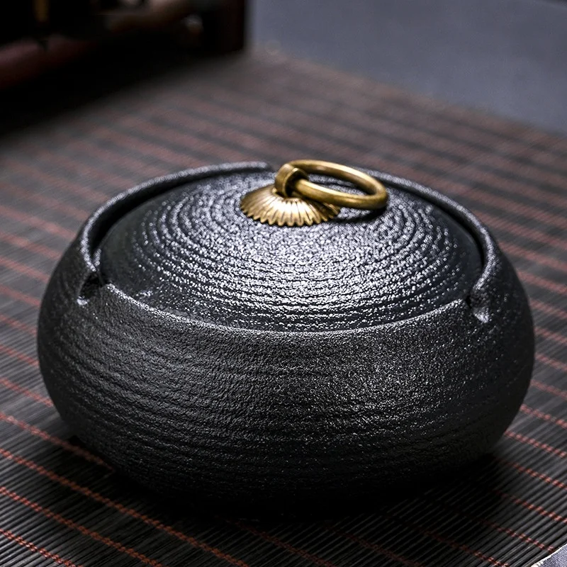 Black Ceramic Ashtray Retro Creative Frosted Ashtray with Lid Room Office Cafe Desktop Porcelain for Boyfriend Gift cigarettes ashtray ceramic ashtray