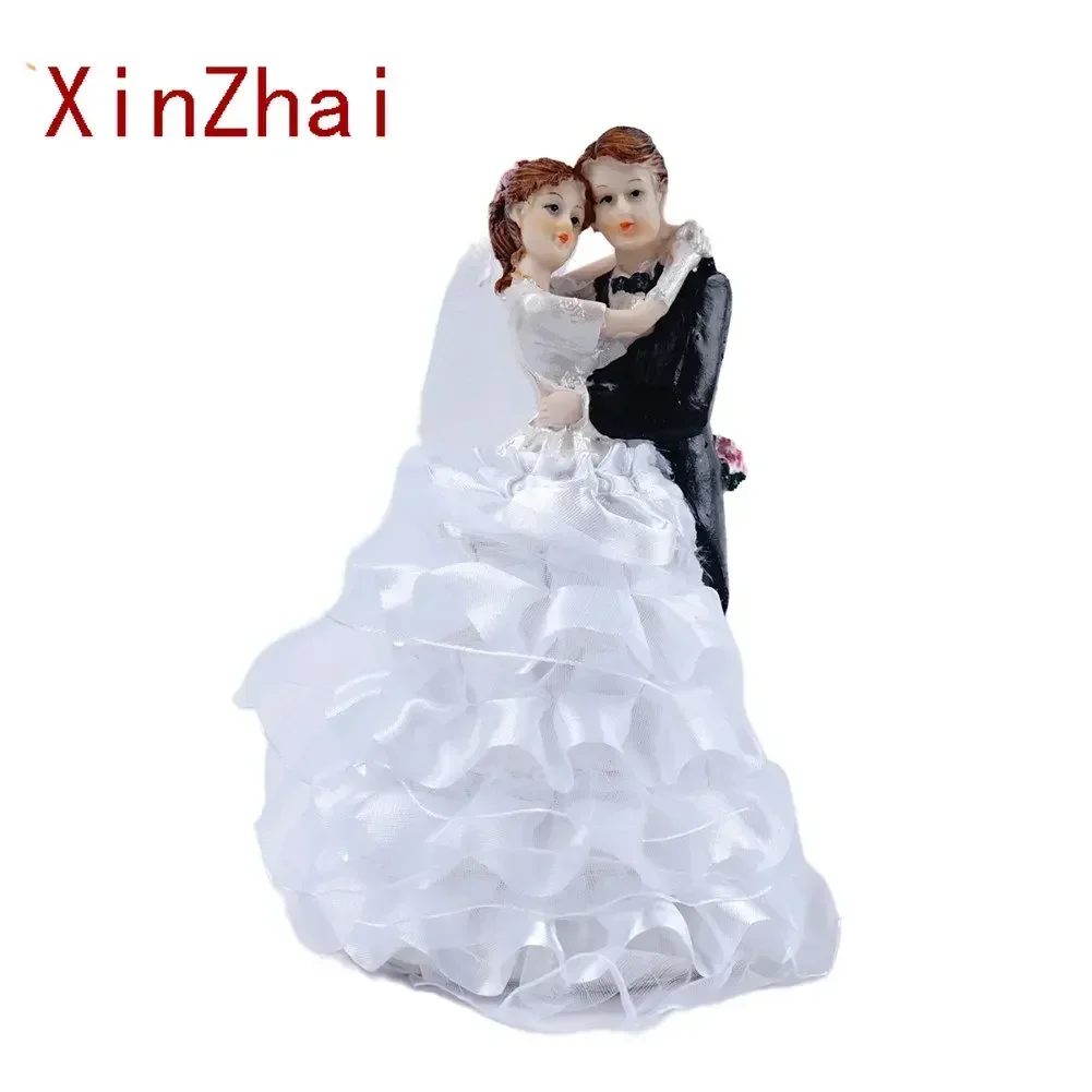 

Vilead Resin Couple Doll Figurines with Cloths Romantic Gifts Ornament Europen Party Wedding Decoration Table Home Accessories