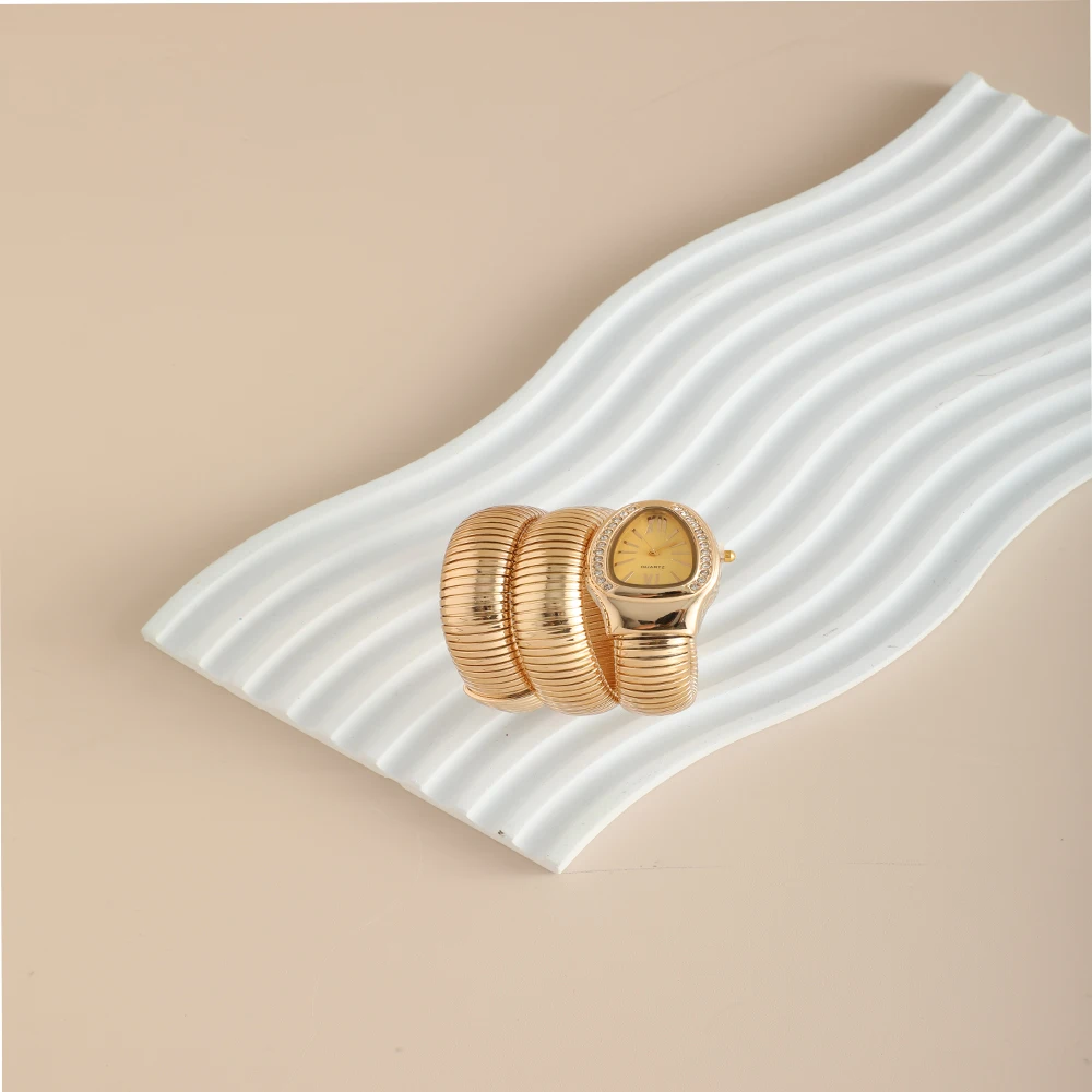 New Snake-Design Diamond-Embedded Ladies' Watch - Stylish and Trendy Wristwatch with Quartz Movement and Bracelet