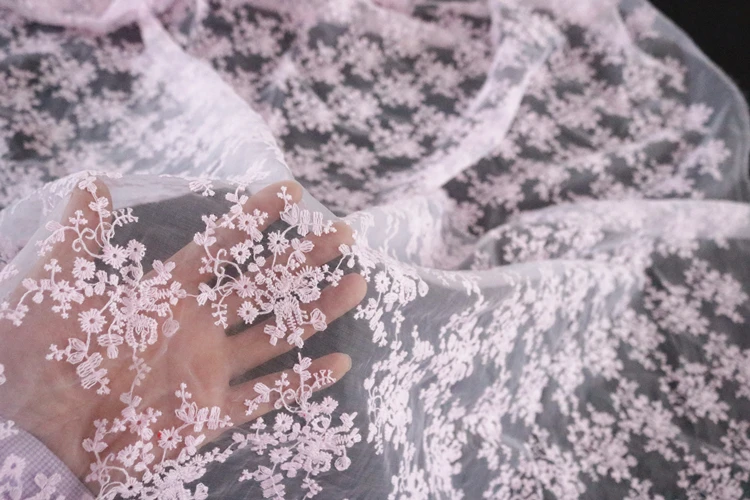 

Eugenia Embroidered Flower Cloth Cotton Thread Computer Embroidered Water Soluble Cloth Mesh Wedding Dress Lace Photography Back