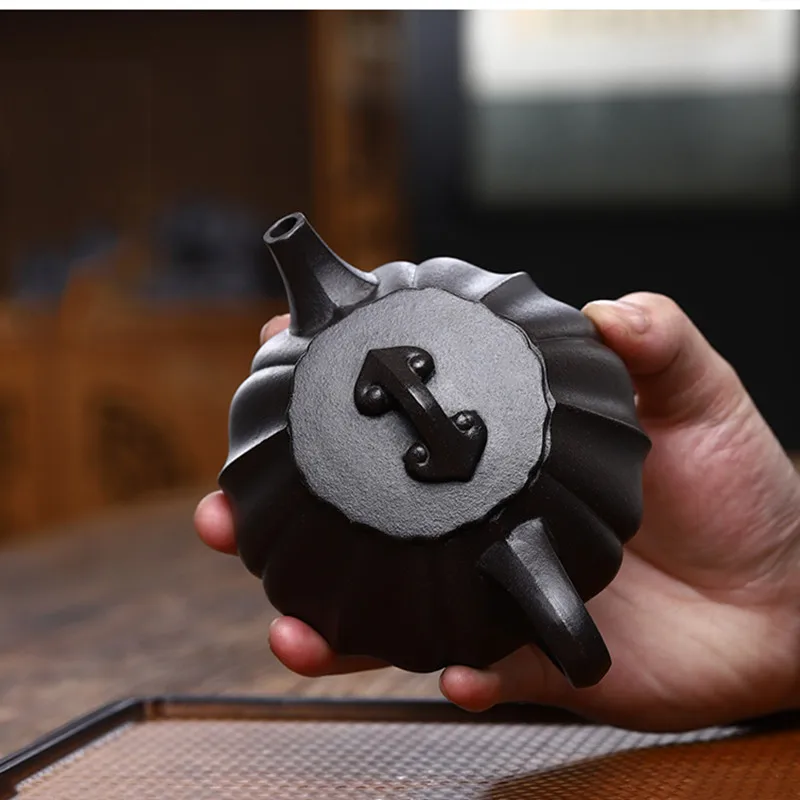 220ml Chinese Yixing Purple Clay Tea Pot Raw Ore Black Mud Stone Scoop Teapot Handmade Custom Zisha Filter Tea Infuser