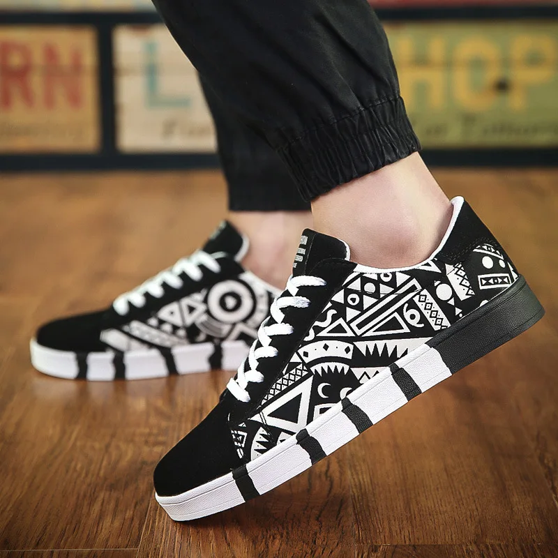Summer Trendy Men's New Board Shoes Outdoor non slip walking Men Sporty Shoe Canvas Pattern Casual Sneakers male Zapatos
