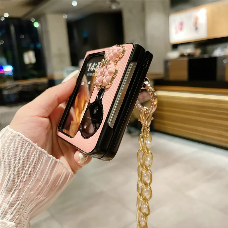 Vertical Stripe Cartoon Bear Phone Case For OPPO Find N3 Flip Bracelet Protective Cover Shell