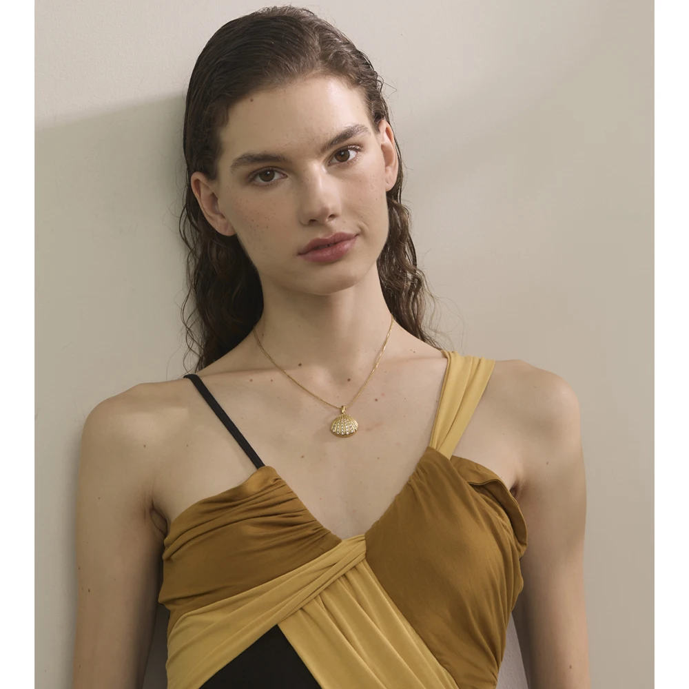 Ocean Inlaid Cubic Zirconia Shell Exquisite Pendant Stainless Steel Jewelry