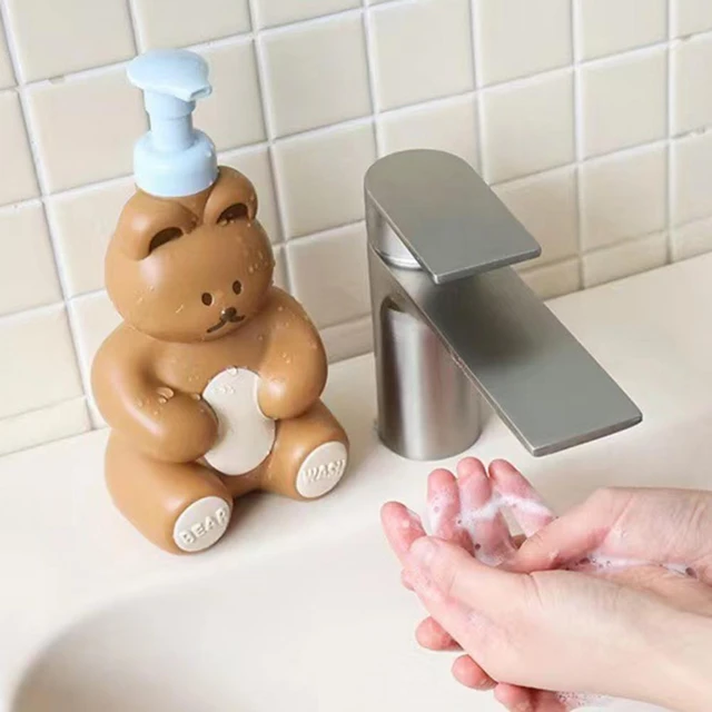 Winnie The Pooh Bathroom Set Toothbrush Holder and Lotion Pump Hand Painted  VTG