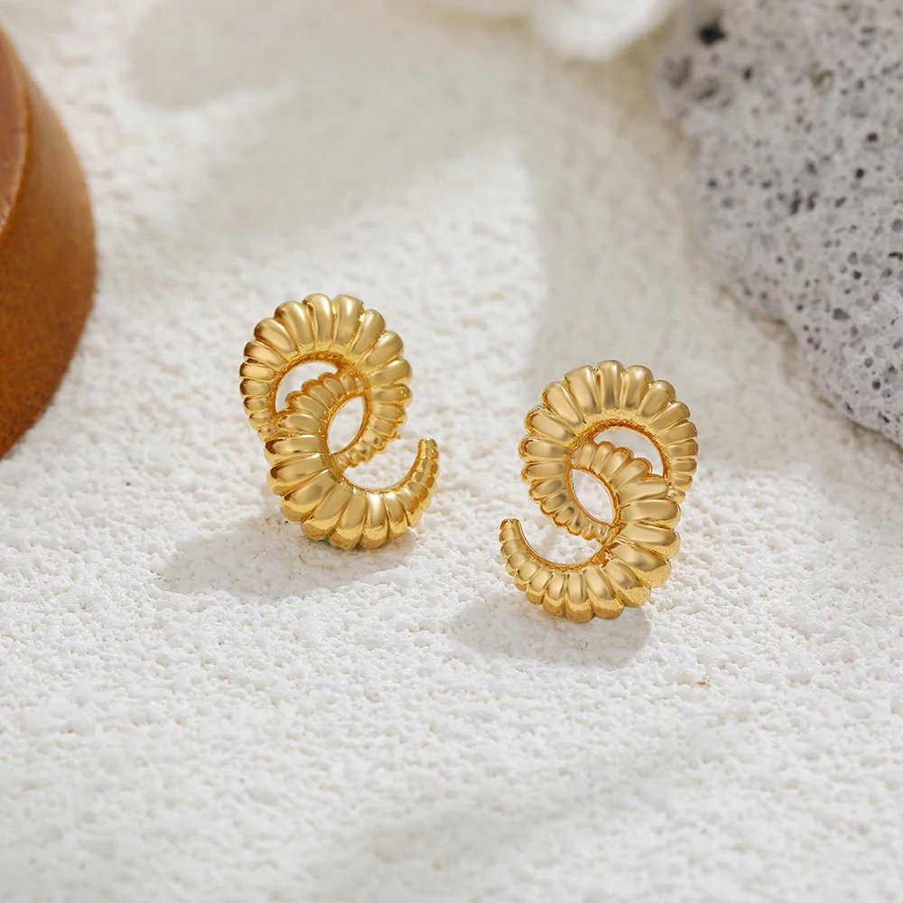 Chunky Croissant Stud Earrings for Women Striped Double Moon-shape Texture Statement Earring Vintage Femal Jewelry Party Gifts