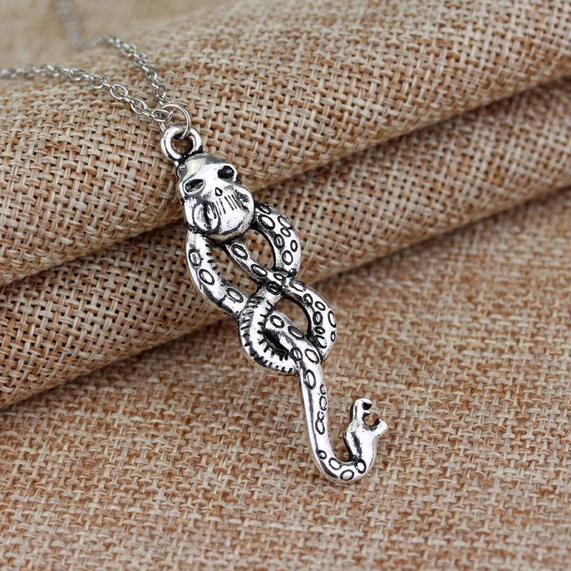 Necklace Pendant Popular jewelry snake soul pendant retro versatile sweater chain couple