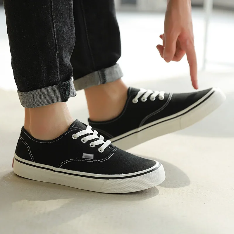 

Spring and Autumn New Low Top Board Shoes Versatile Couples Casual Men's Shoes Fashionable, Comfortable, and Durable
