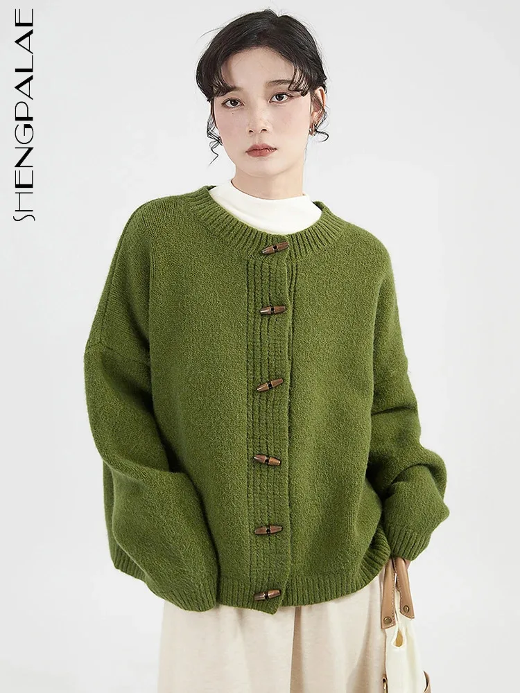 

SHENGPALAE, осень 2023, новый кардиган для женщин, модный, с роговыми пуговицами, круглый вырез, свободный, универсальный, зеленый свитер, Женский вязаный Топ 5R7572