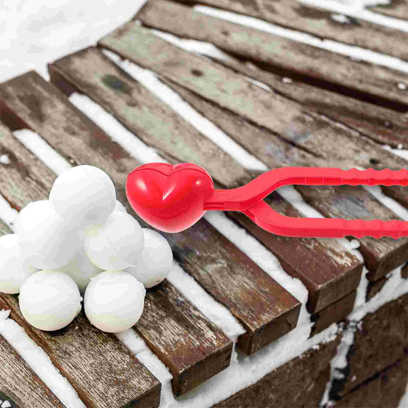 

2pcs Love Heart Snowball Maker Tool with Handle Winter Snow Snowballs Maker Heart Shape Outdoor Play Snow Toys for Snow Fights