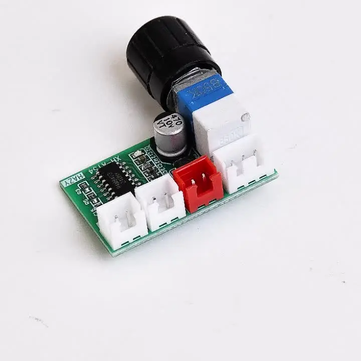 Amplificatore Digitale PAM8403 XH-A157 Con Manopola Volume - 2x3W, 5V, Mini E Leggero (14g)
