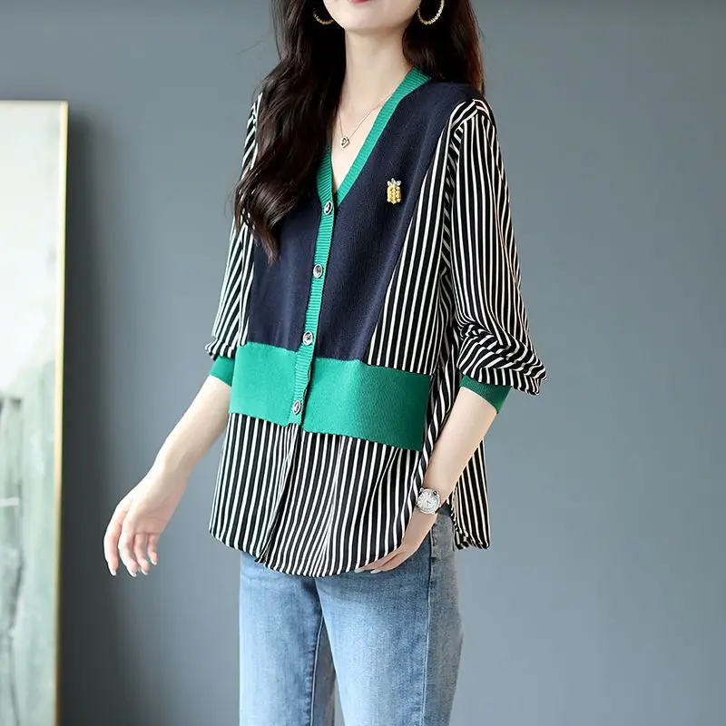 Women Spring and Autumn Korean Style New V-Neck Knitted Cardigan Striped Contrast Button Splicing Versatile Long Sleeves Tops