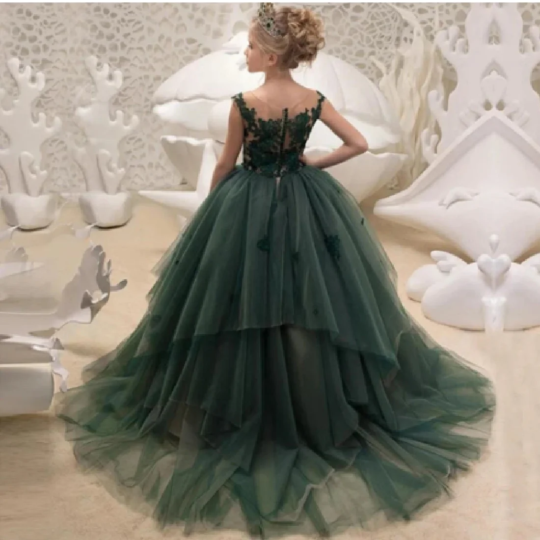 

Green Flower Girl Party Banquet Girl Beaded Birthday Dress First Communion Petals Long Sleeves Beauty Pageant Gown