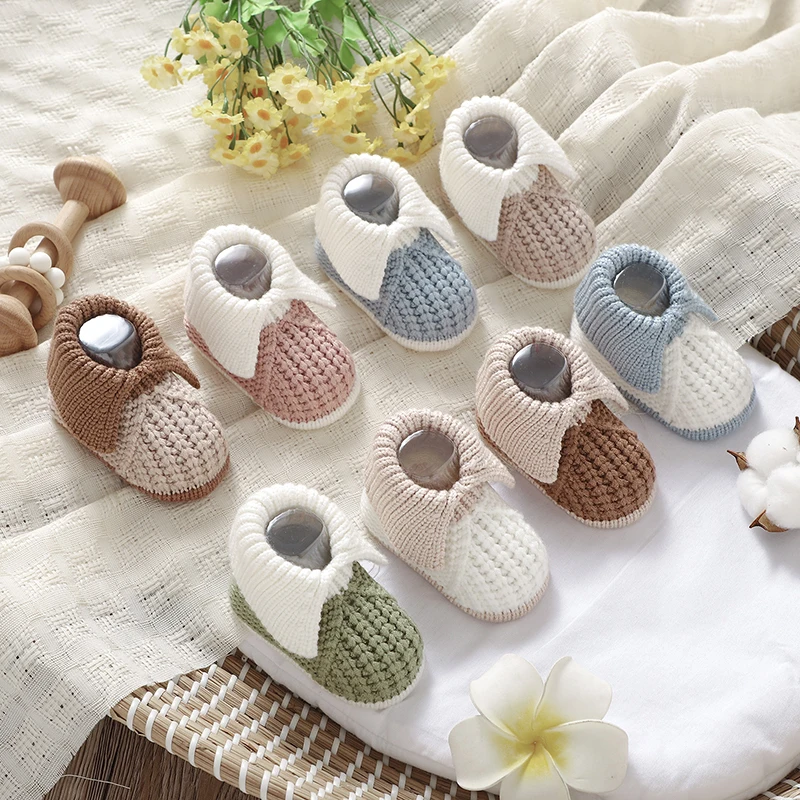 Newborn Baby Shoes Knit Infant Boys Girls Boots Fashion Patchwork Flanging Toddler Kid Crib Shoes 0-18M Chlid Footwear Cute Warm baby girl booties