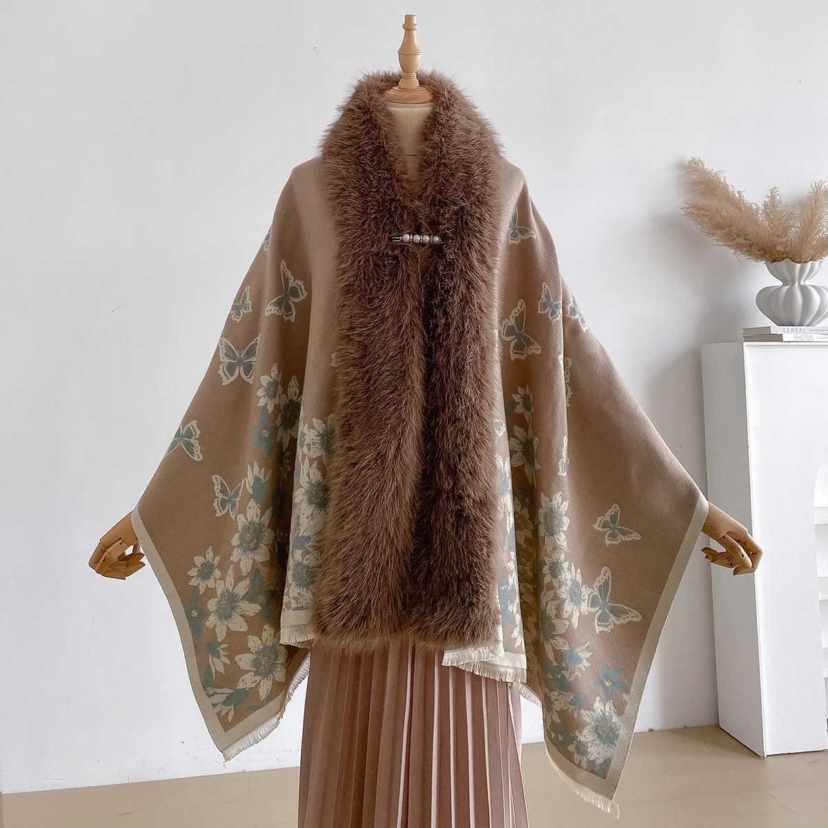 Women Winter Thicken Warm Long Poncho Loose Scraves Sleeves Leopard Capes Black Striped Faux Fur Collar Cloak Scraf