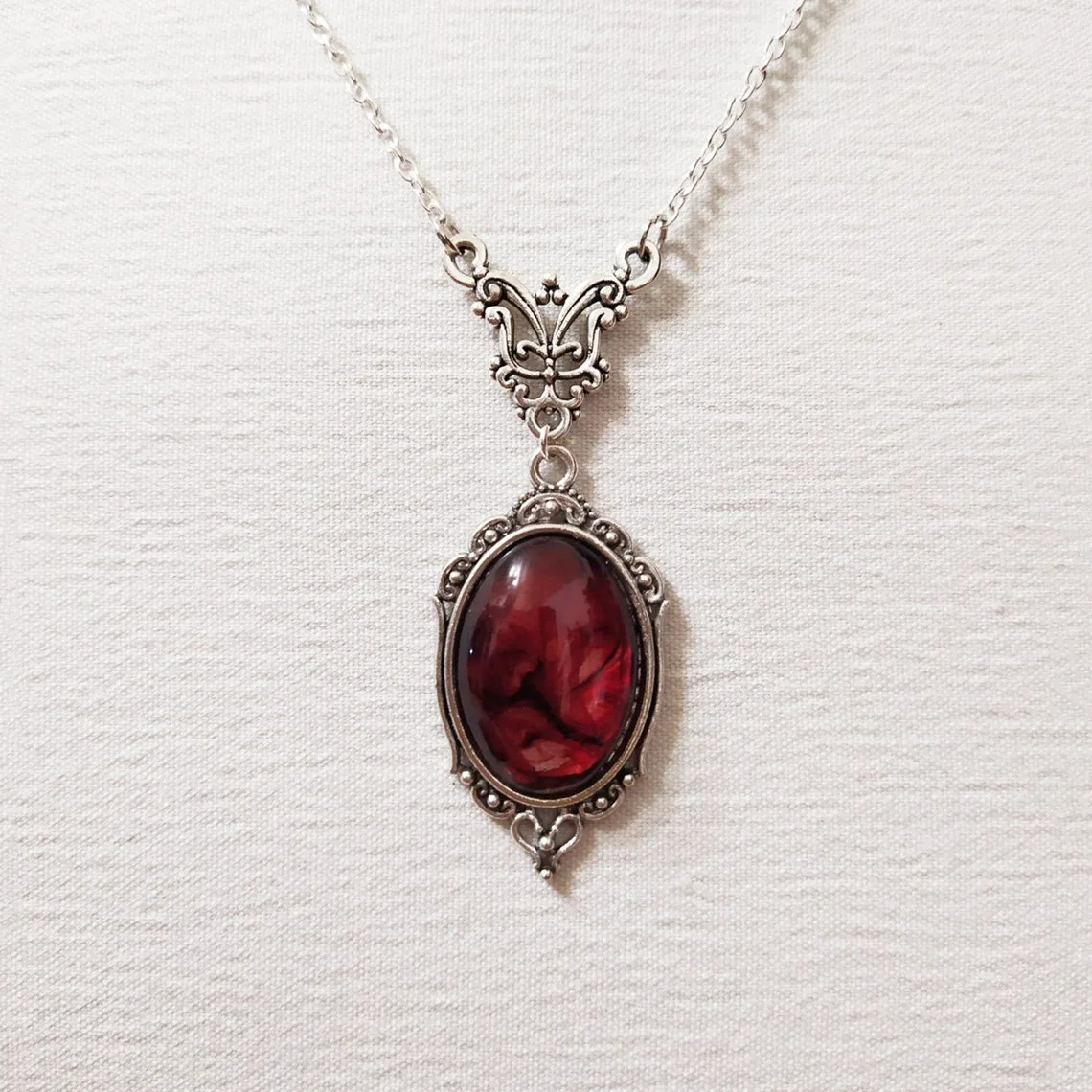 Oval Pendant Necklace Gothic Blood Red Quartz Charm Necklace  For Women Halloween Vampire Embossed Witch Jewelry Vintage Chokers