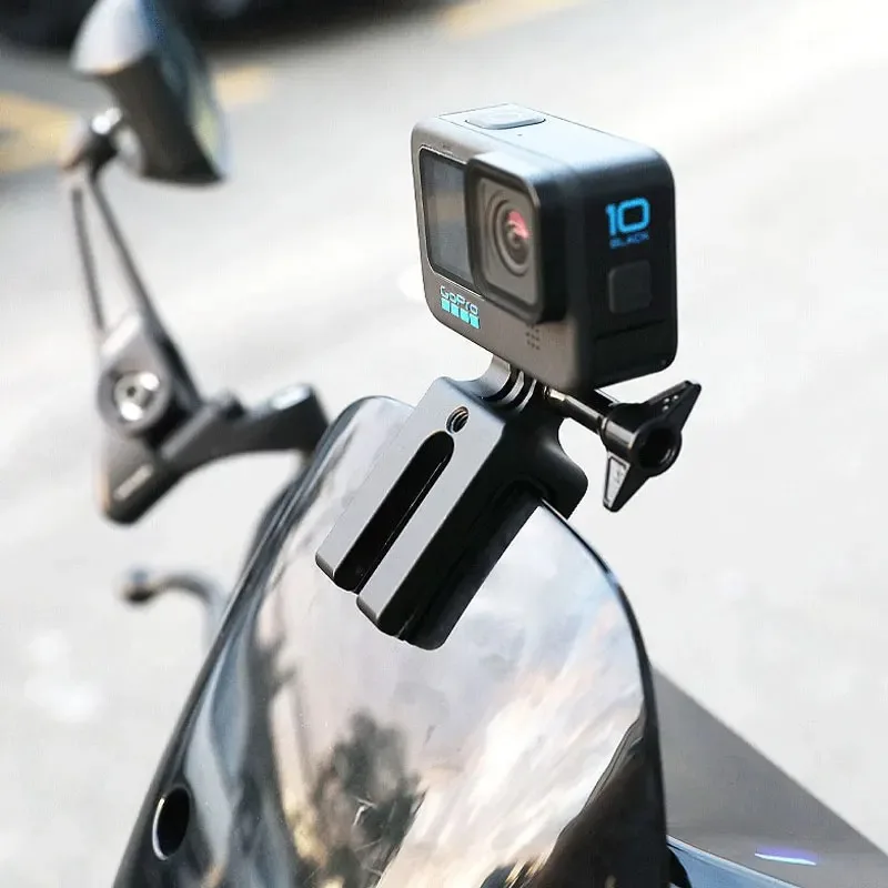 Pince de montage pare-brise moto en aluminium pour GoPro 13/12/11, Insta360 X5/4/3, DJI Action 5 Pro/4/3 installée sur un guidon