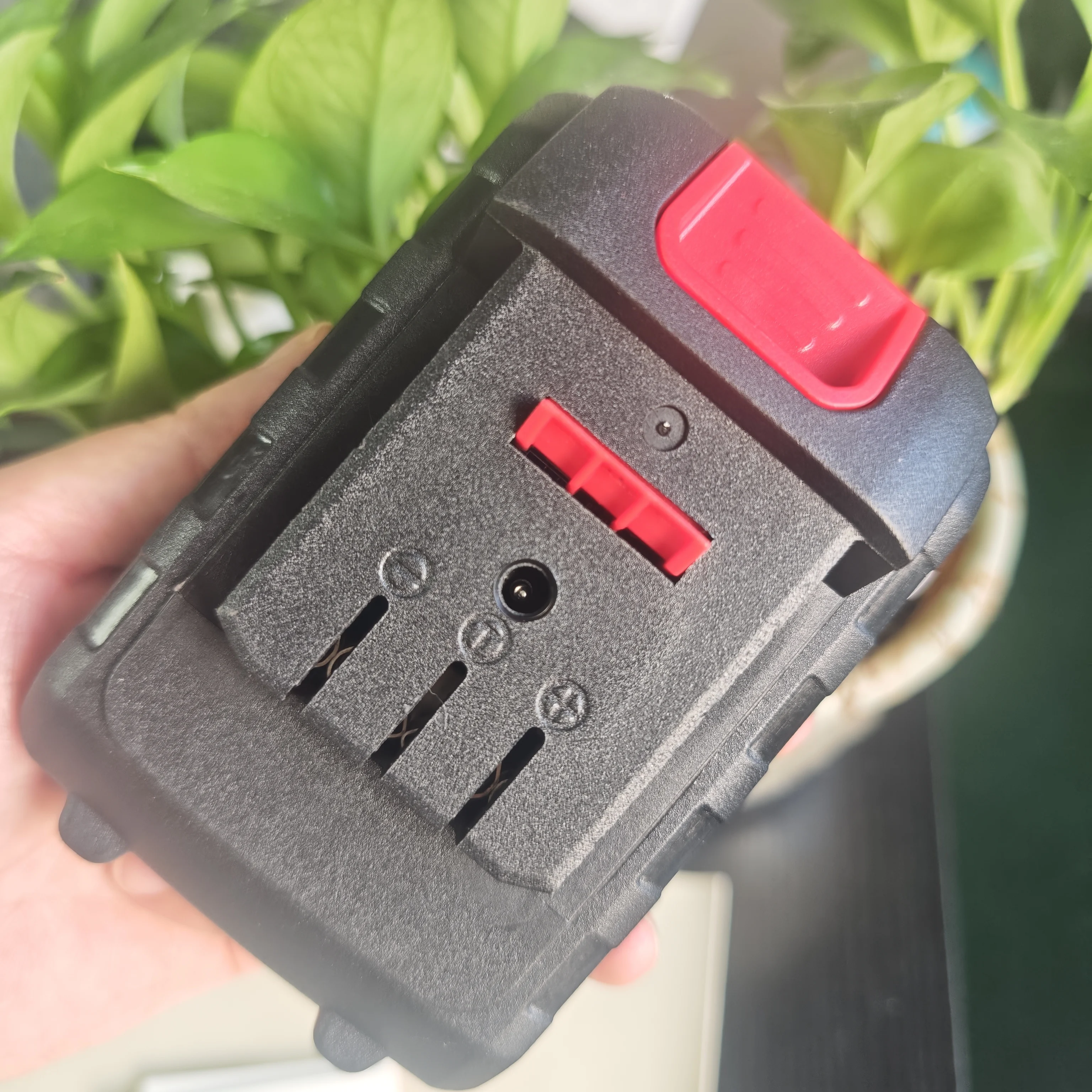 New upgraded rechargeable battery with led 21V 4Ah Li-ion Battery Charger Suitable for DaYi Power Tools image 3
