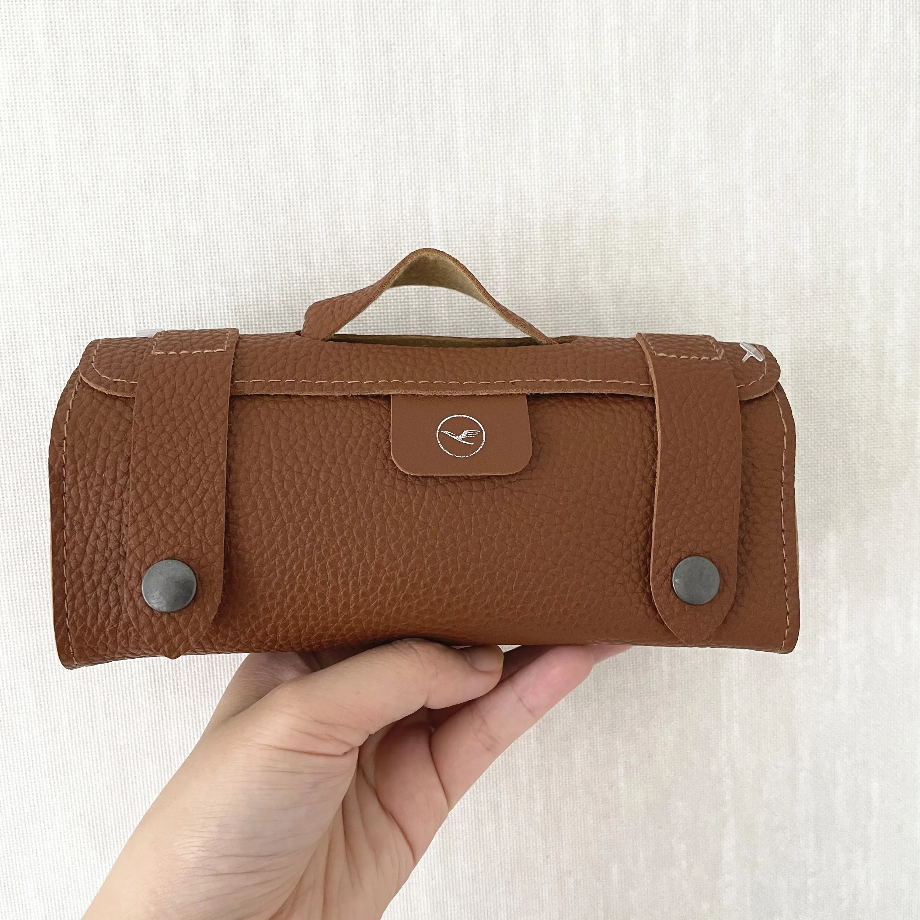 High-value Lufthansa first-class wash bag storage bag leather