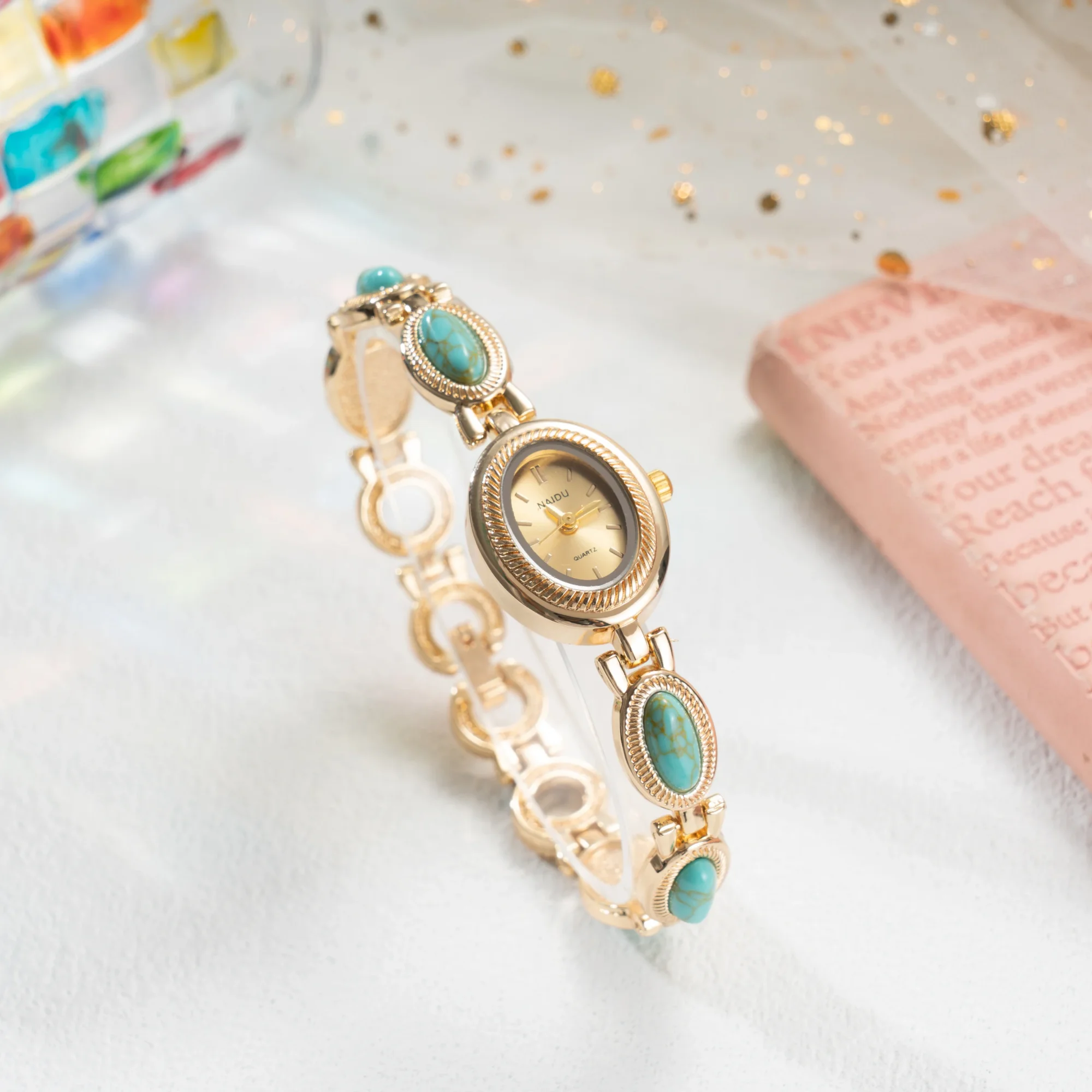 Luxurious Retro Oval Dial Ladies' Quartz Bracelet Watch