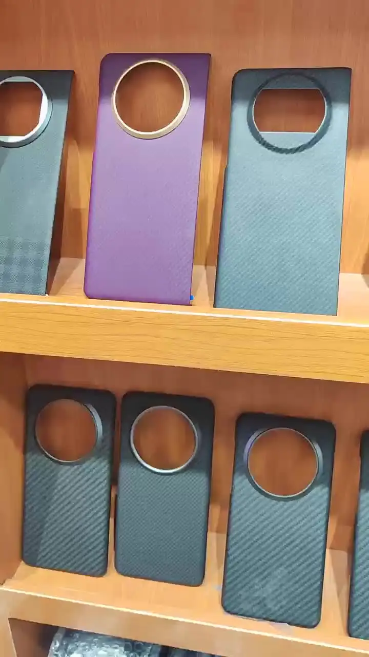 Coque OPPO Find X8 Ultra - Carbone Fin Aimantée Ultra Slim Bulletproof