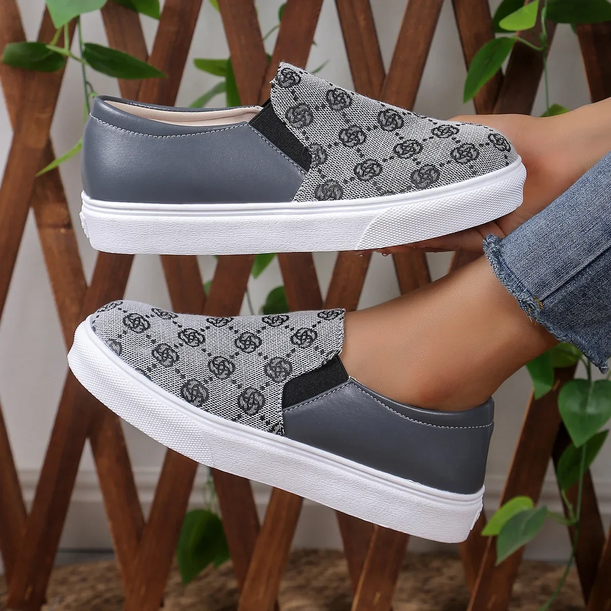 Fashion Casual Sneakers Women Shoes 2024 Women Flats Rhinestone Bling Chic Shining Star Sewing Thick Sole Slip on Platform