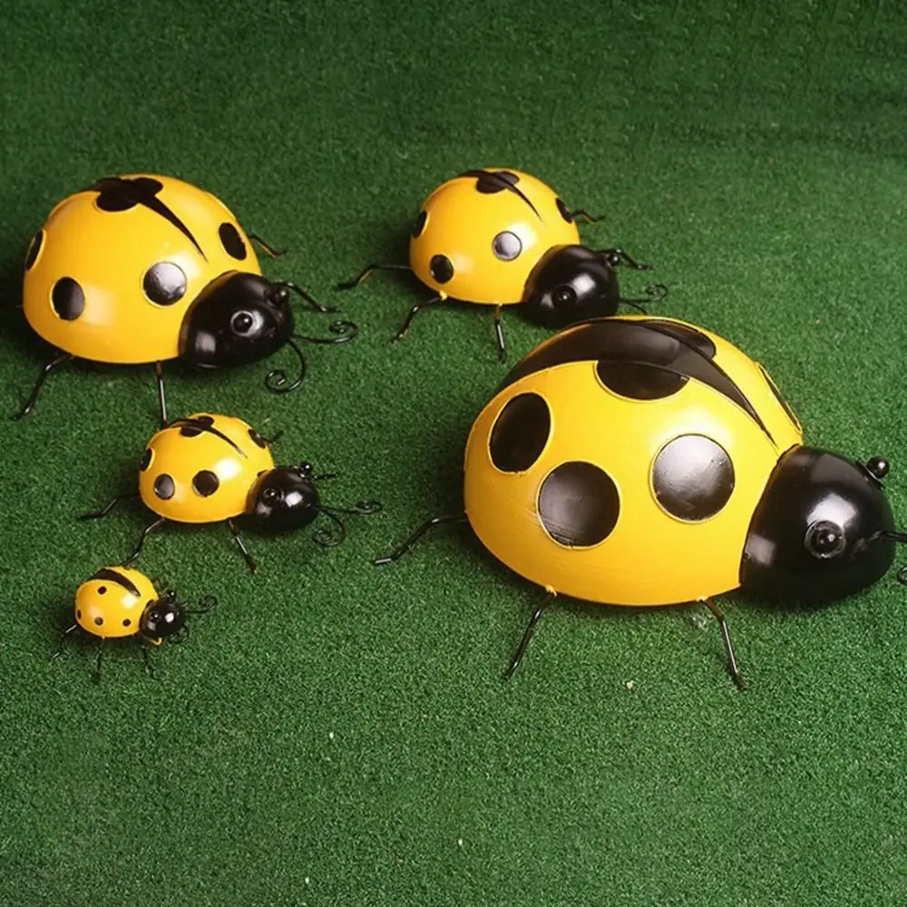 Simpatiche Coccinelle In Metallo 3D Decorazioni Per Esterni Wall Art Backyard Garden Decor Accessori Multicolor