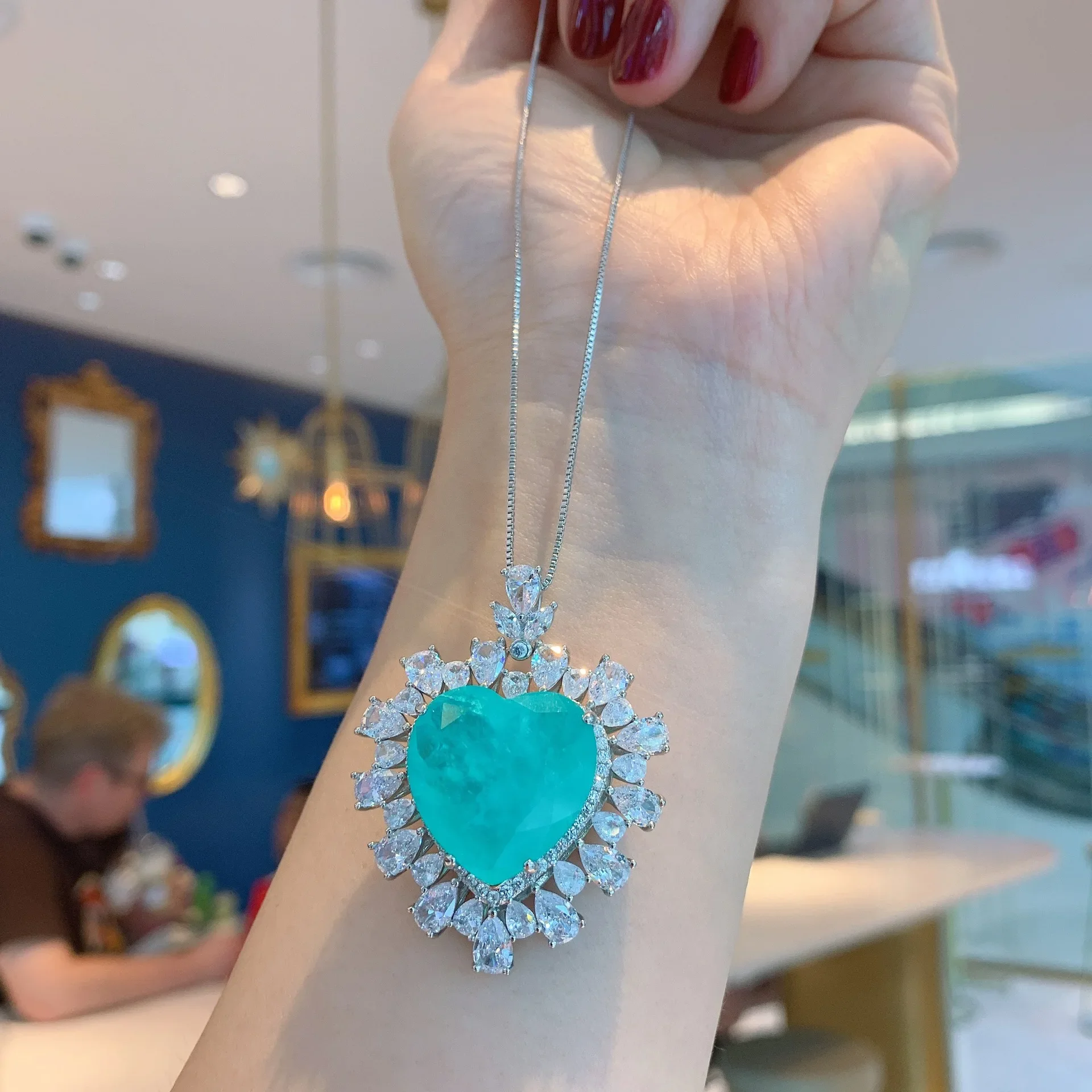 2023 New Cute Heart Pendant Necklace New Design Heart Necklace For Women Girl Green Gem Jewelry Wedding Party Wholesale