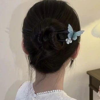 Forcina per capelli a forma di U con fiore di farfalla blu, stile cinese, squisita spilla per chignon in legno vintage, accessorio per capelli casual quotidiano all'ingrosso
