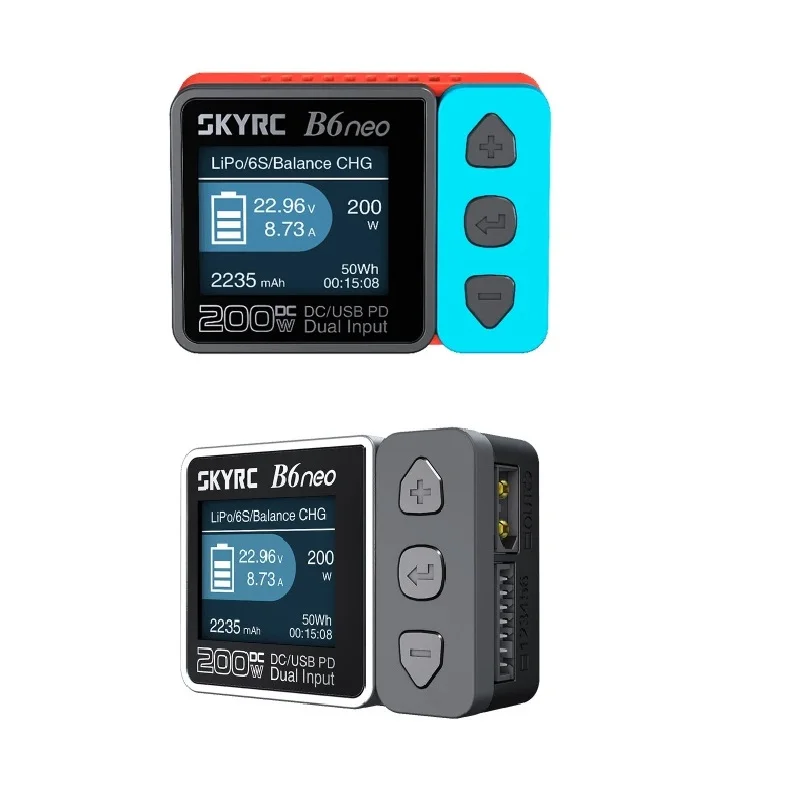 Chargeur SkyRC B6neo 200W avec écran LCD, ports USB-C et XT60, posé sur une table.