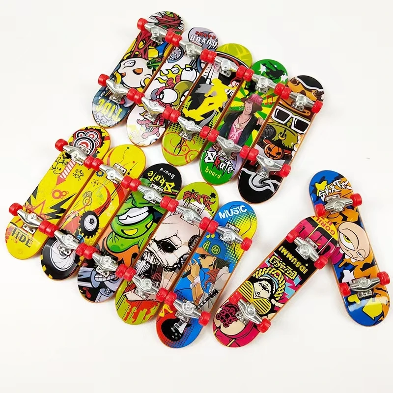 Finger Skateboard Toys 1/3pcs Mini Professional Skate Board Toys Cool Finger Sports Plastic Skateboards Creative Fingertip Toys Adult and Kids